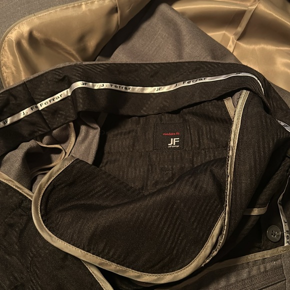 Gray J.Ferrar Suit 44 R Jacket 38x29 Pants - Like New - Picture 7 of 8
